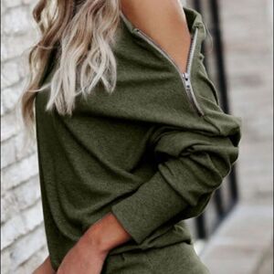 Boutique Green Ribbed Zip Knit Top Long Sleeve‎